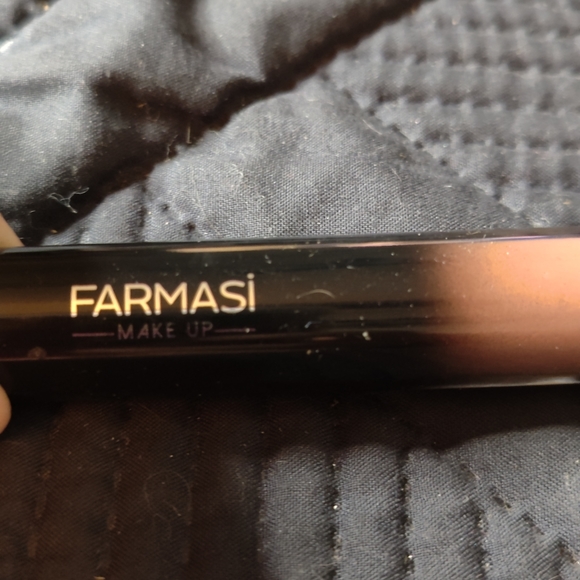 Farmasi make up combo - Picture 11 of 13